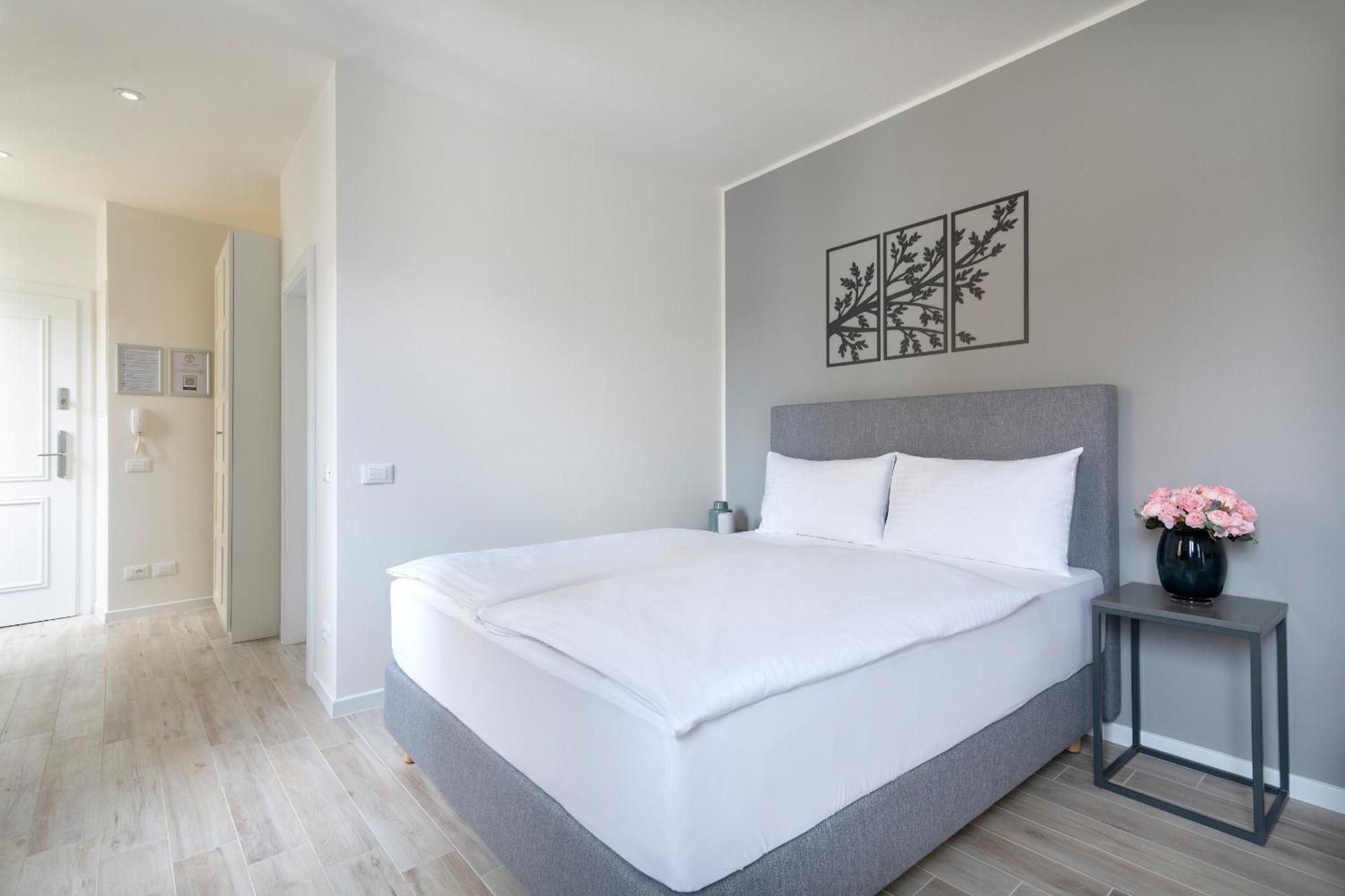 Kinsky Garden Apartments And Suites Praag Buitenkant foto